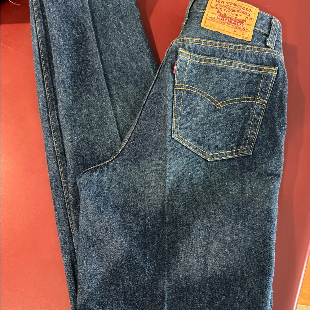 Vintage Levis. Tag states size 9 but they are 26 in waist and 11 in rise 32 L